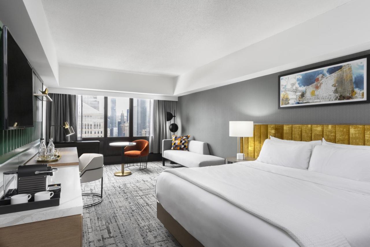 Premium King Room Chicago Skyline View Mobility Accessible