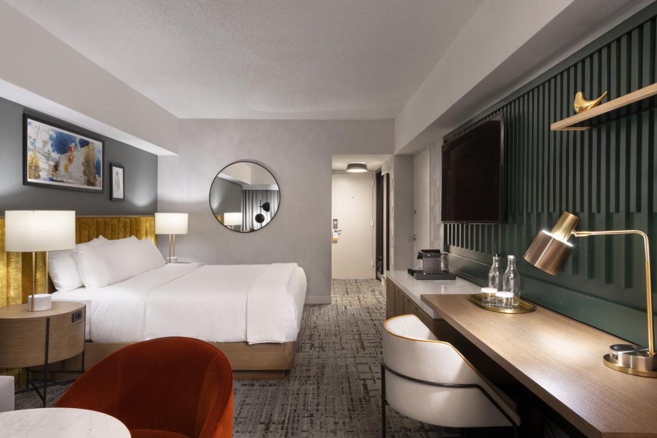 Premium King Room Skyline View