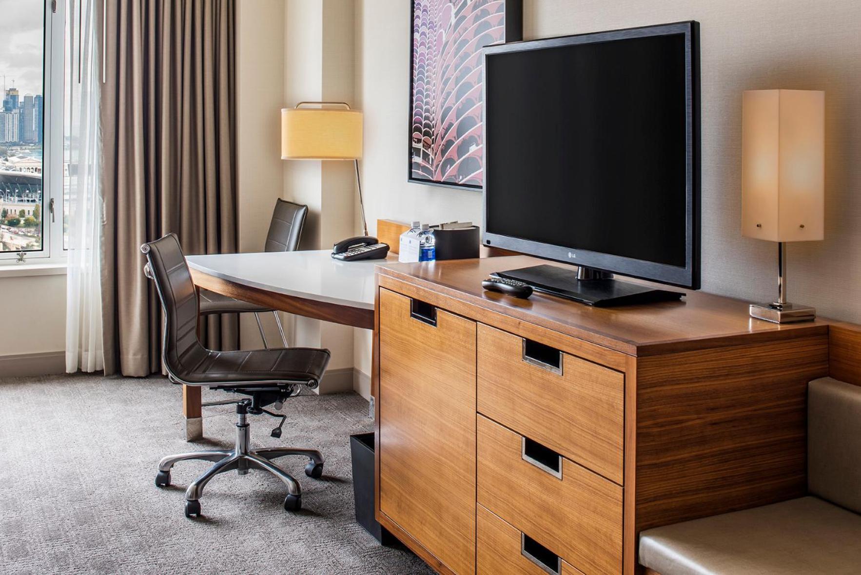 Corner King Room