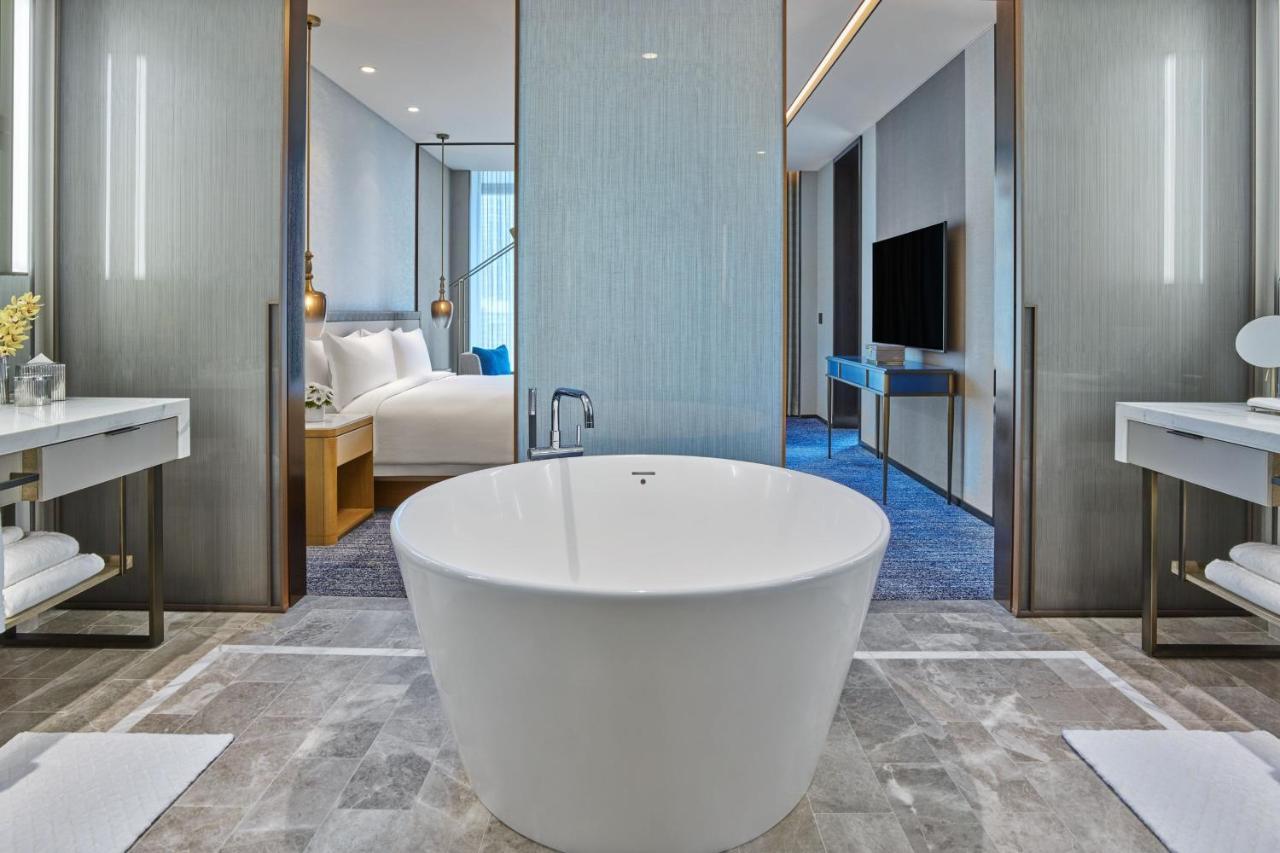 Caroline Astor Suite