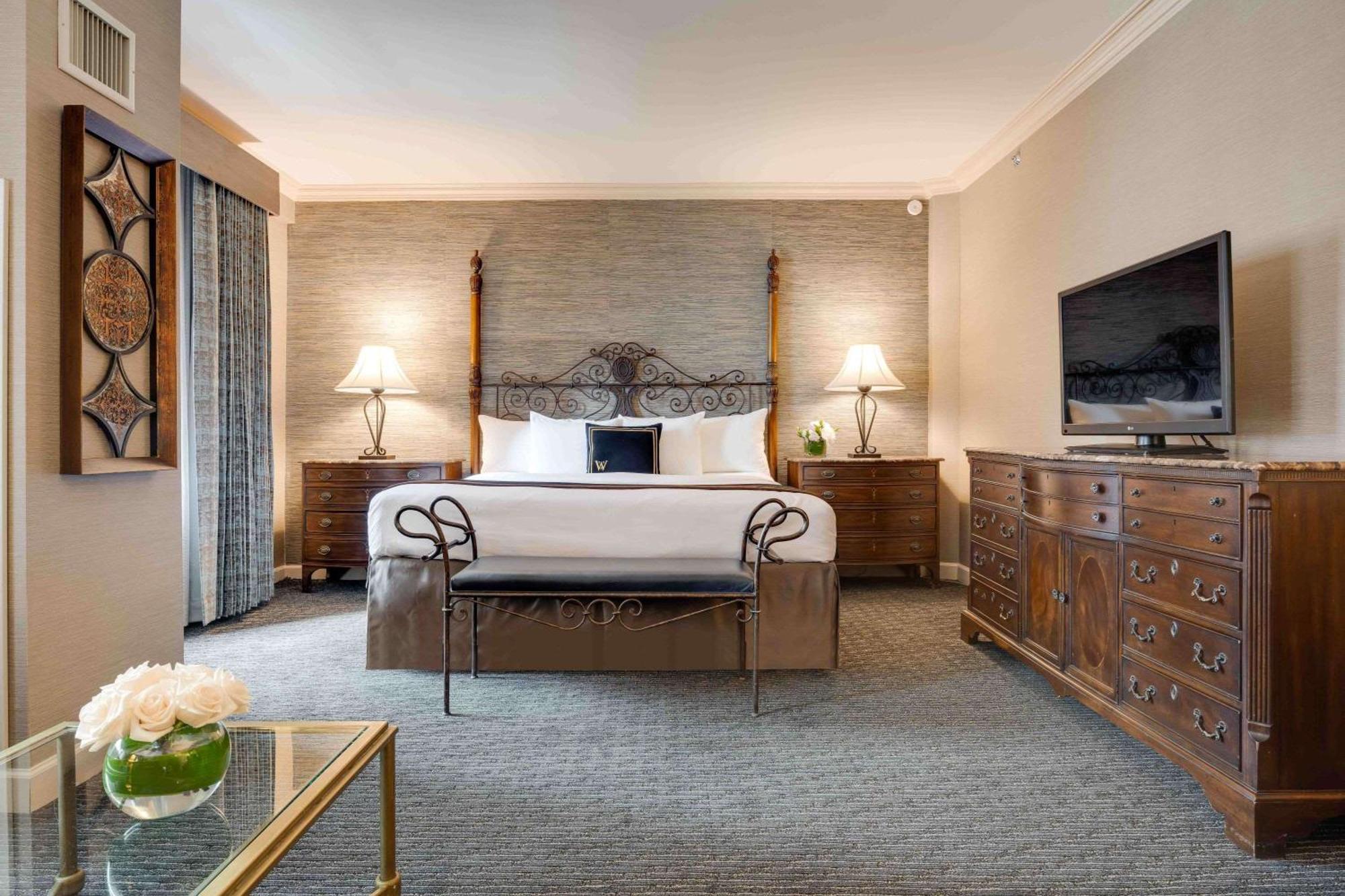 King Suite with Sofa Bed - Non-Smoking
