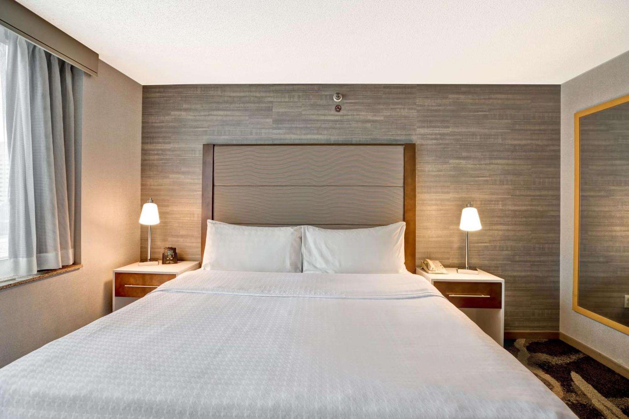 One-Bedroom King Suite Non-Smoking