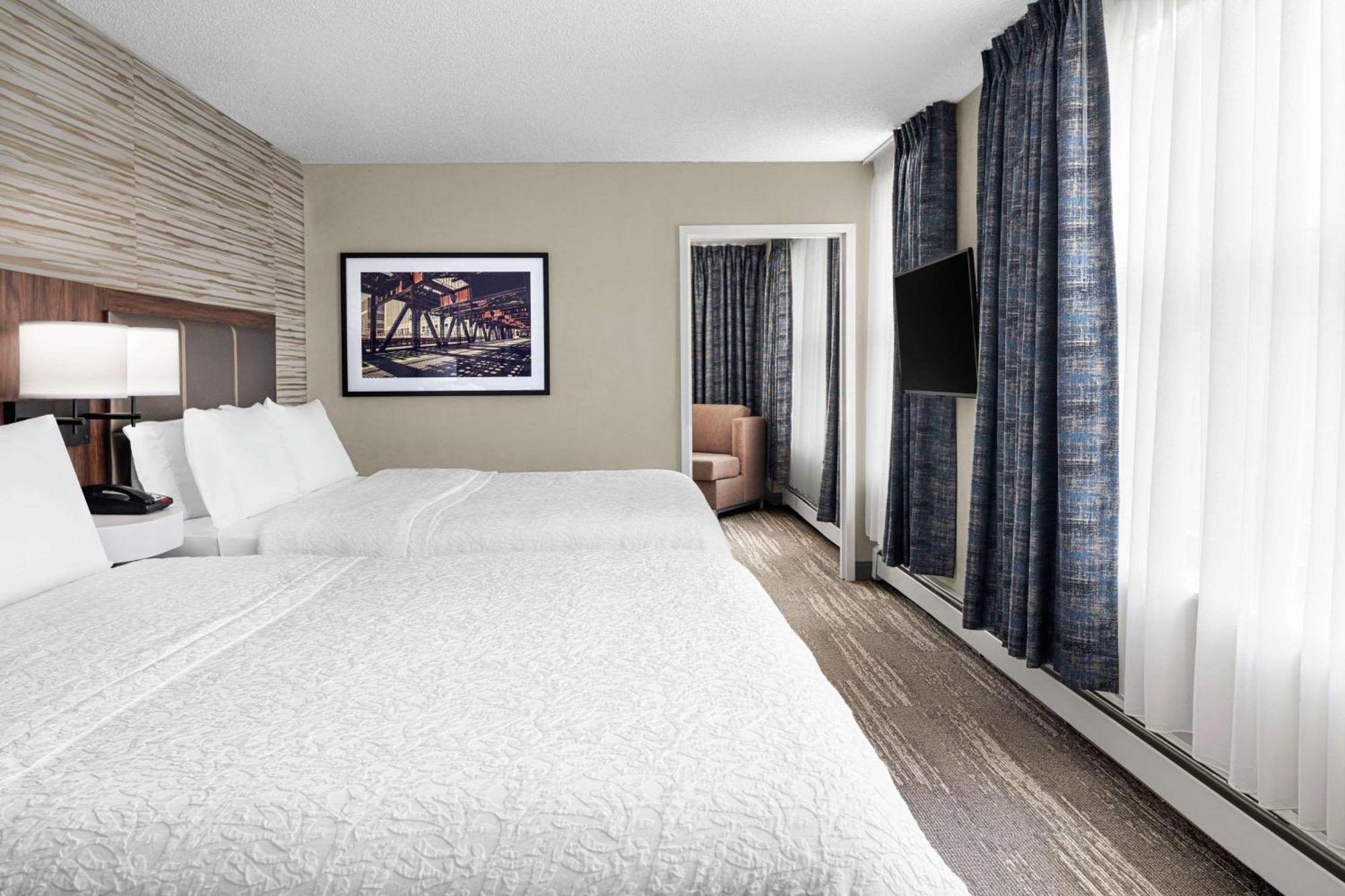 2 Queen 1 Bedroom Sofabed Corner Suite Nonsmoking