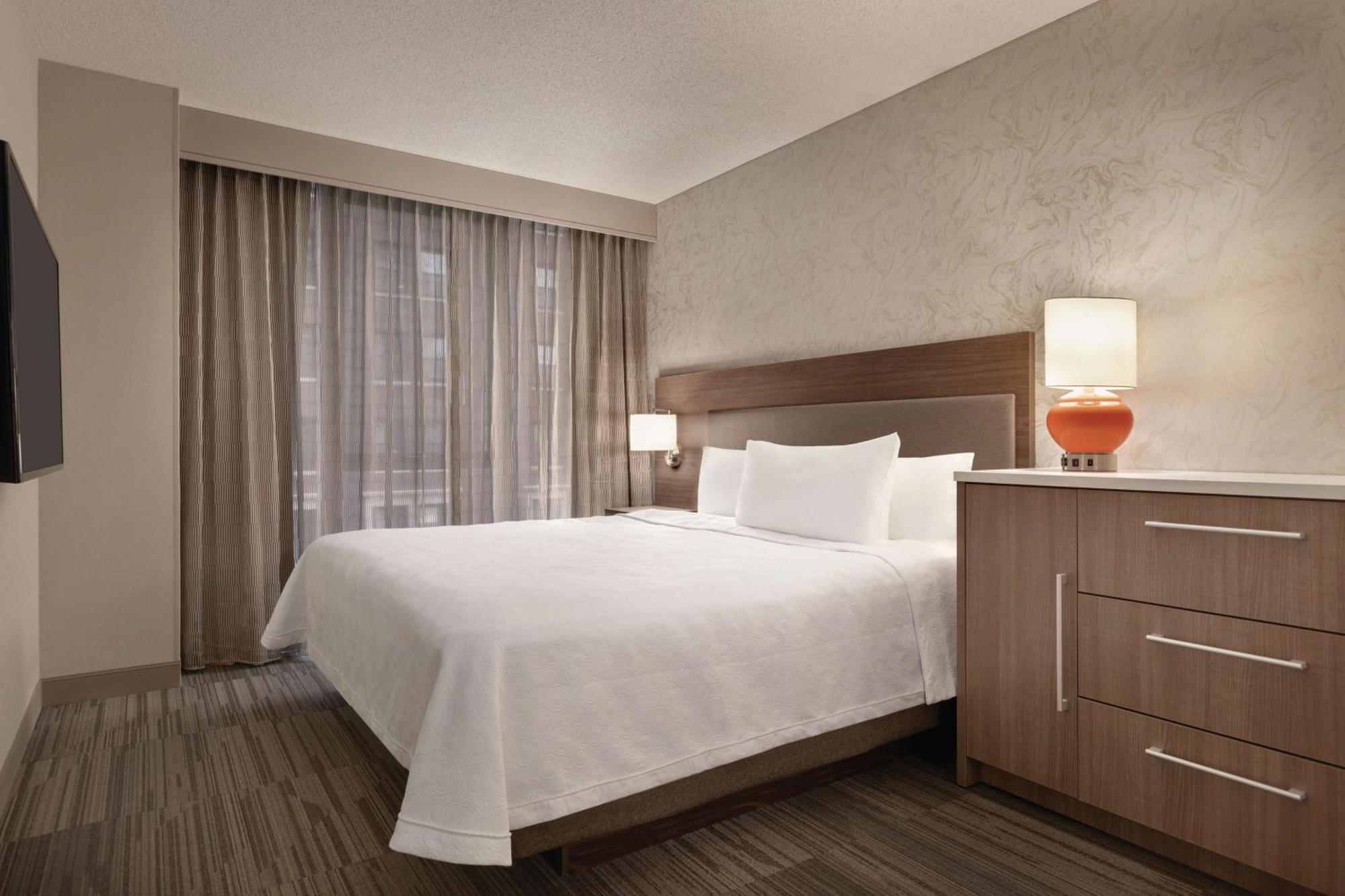 One-Bedroom King Suite,1552158853:JPEG