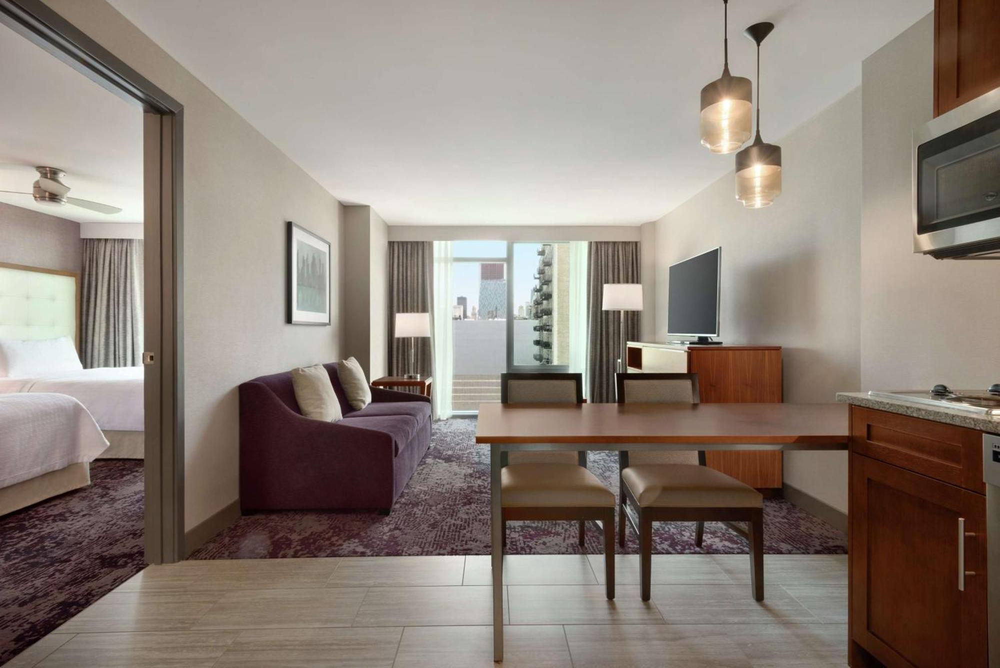 One-Bedroom Queen Suite Two Queen Beds Non-Smoking