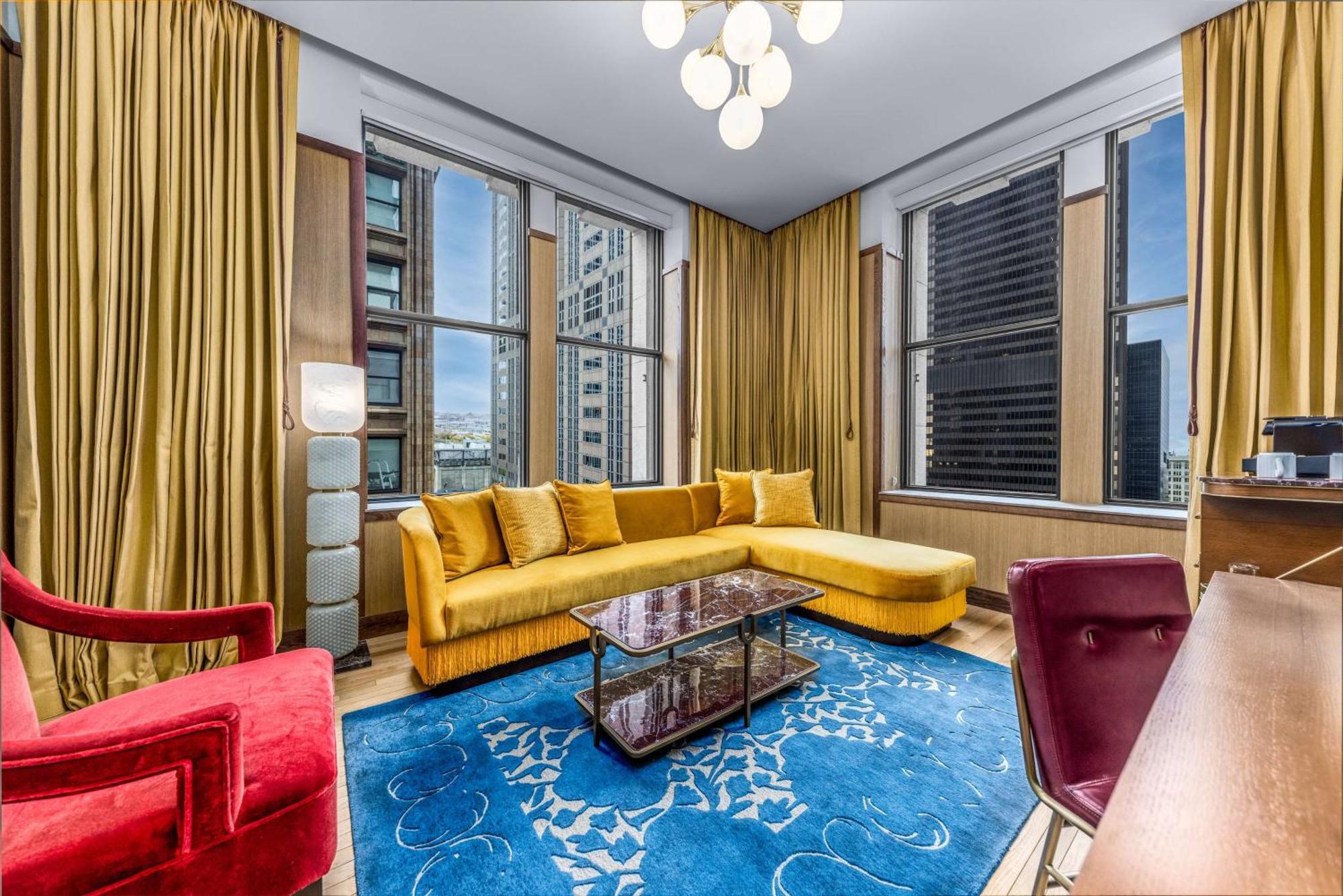 One-Bedroom King Suite Landmark View