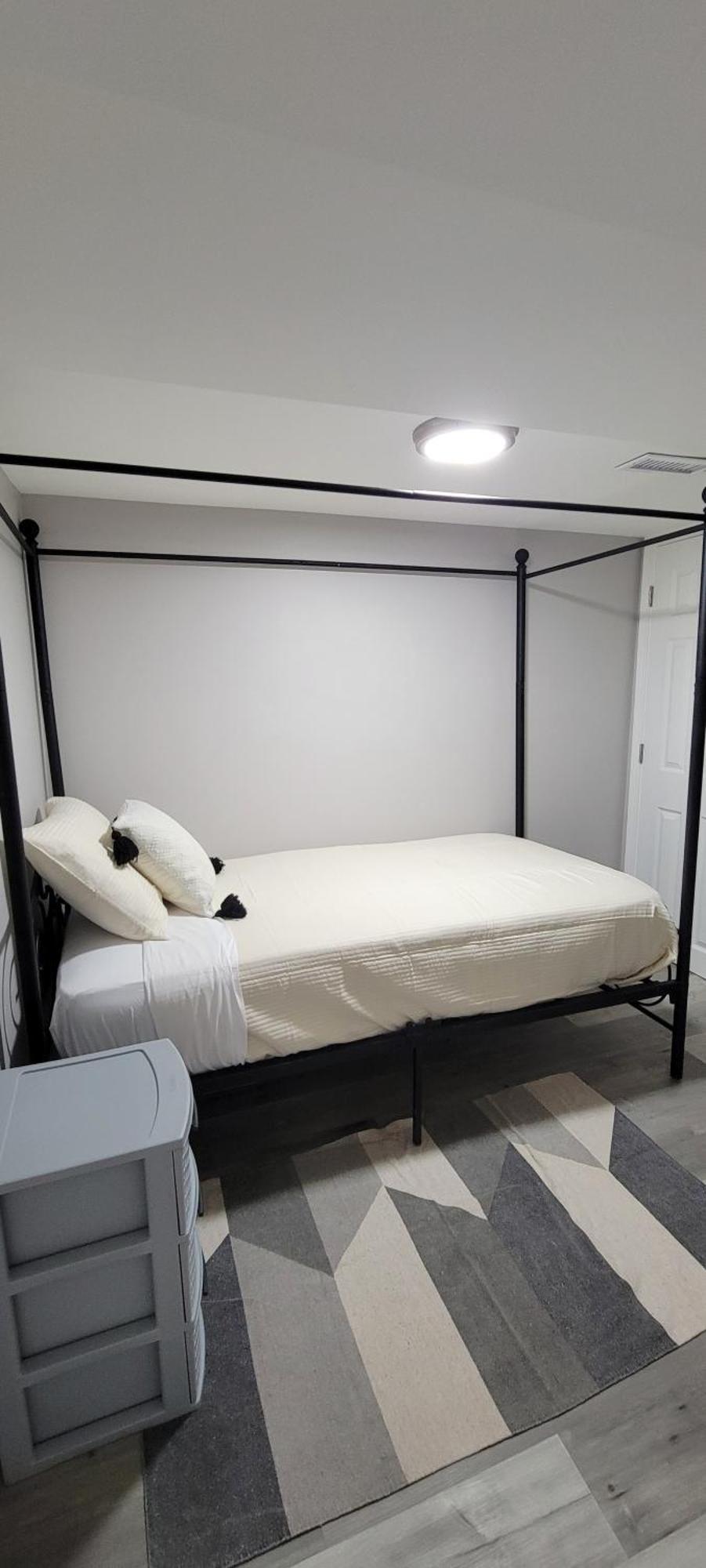 Five-Bedroom Deluxe Apartment