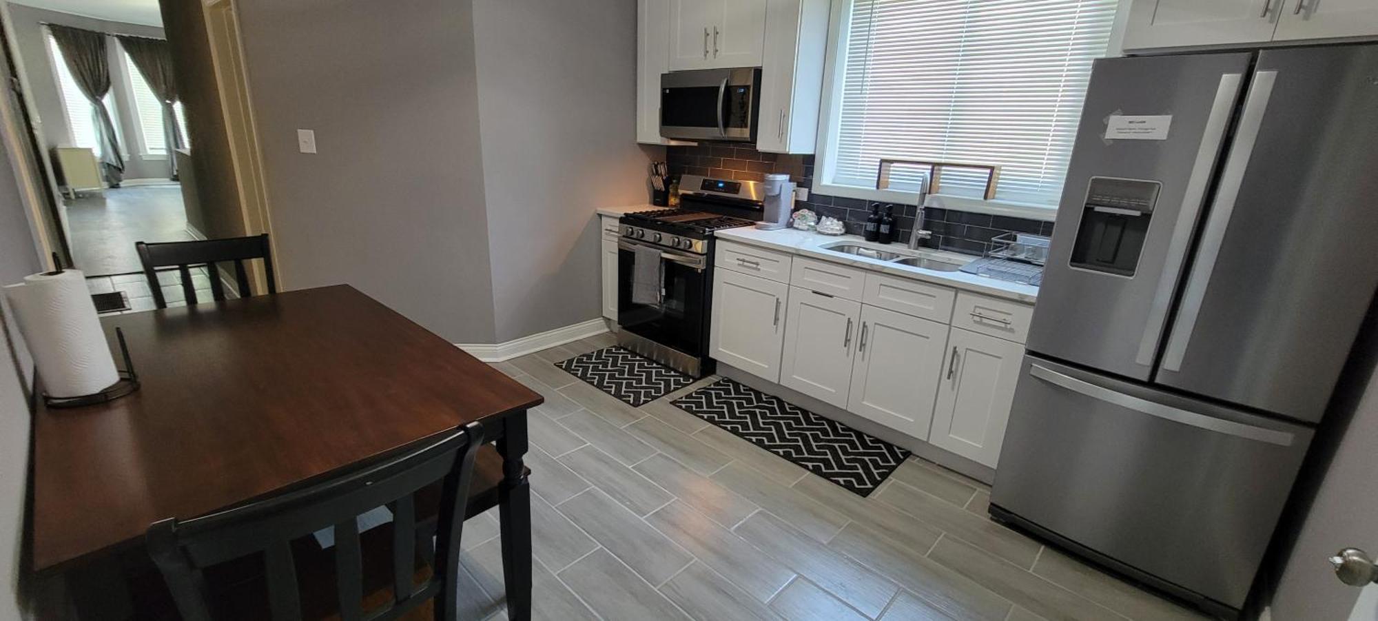 Five-Bedroom Deluxe Apartment