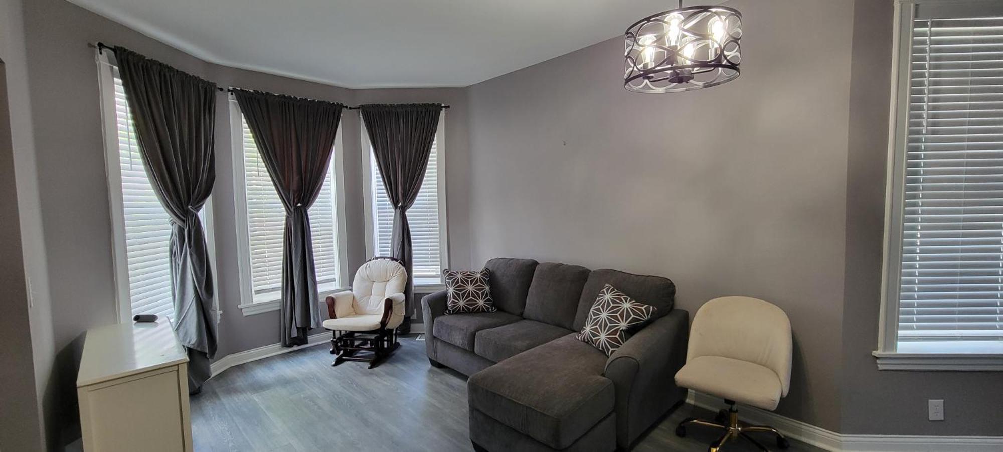 Five-Bedroom Deluxe Apartment