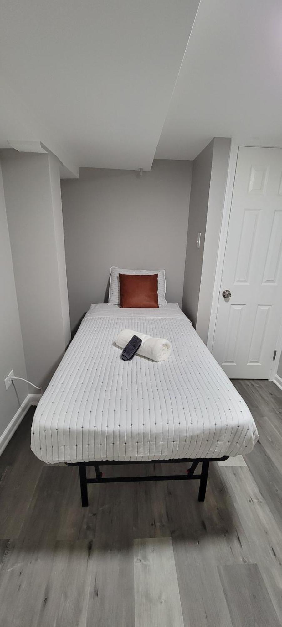 Five-Bedroom Deluxe Apartment