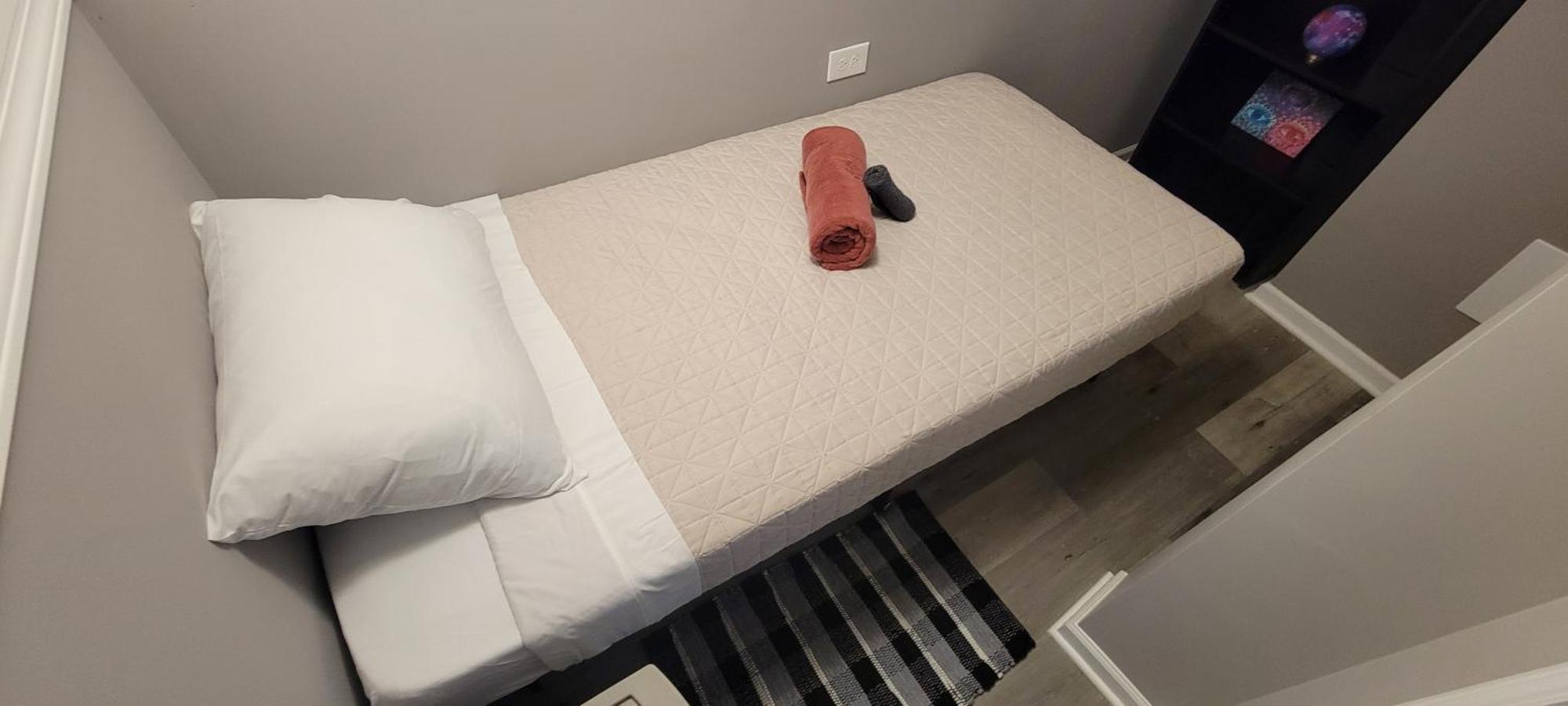 Five-Bedroom Deluxe Apartment