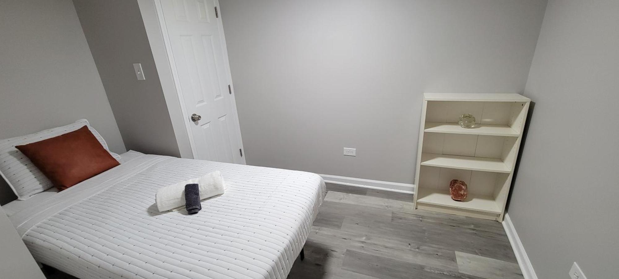 Five-Bedroom Deluxe Apartment