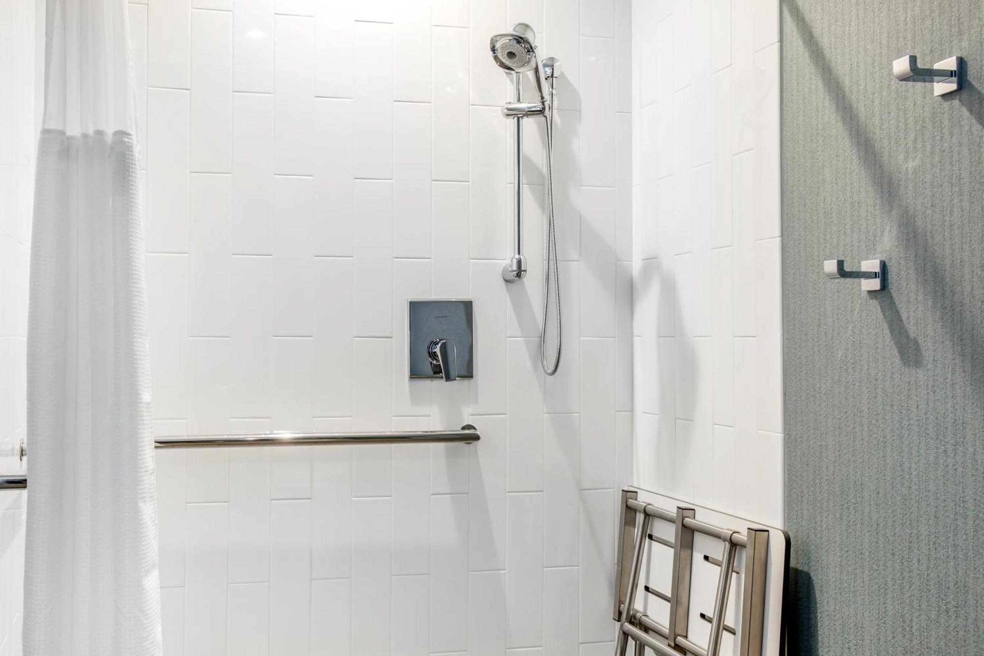 Kamer met Kingsize Bed - Geschikt voor Gasten met een Lichamelijke Beperking/Rookvrij