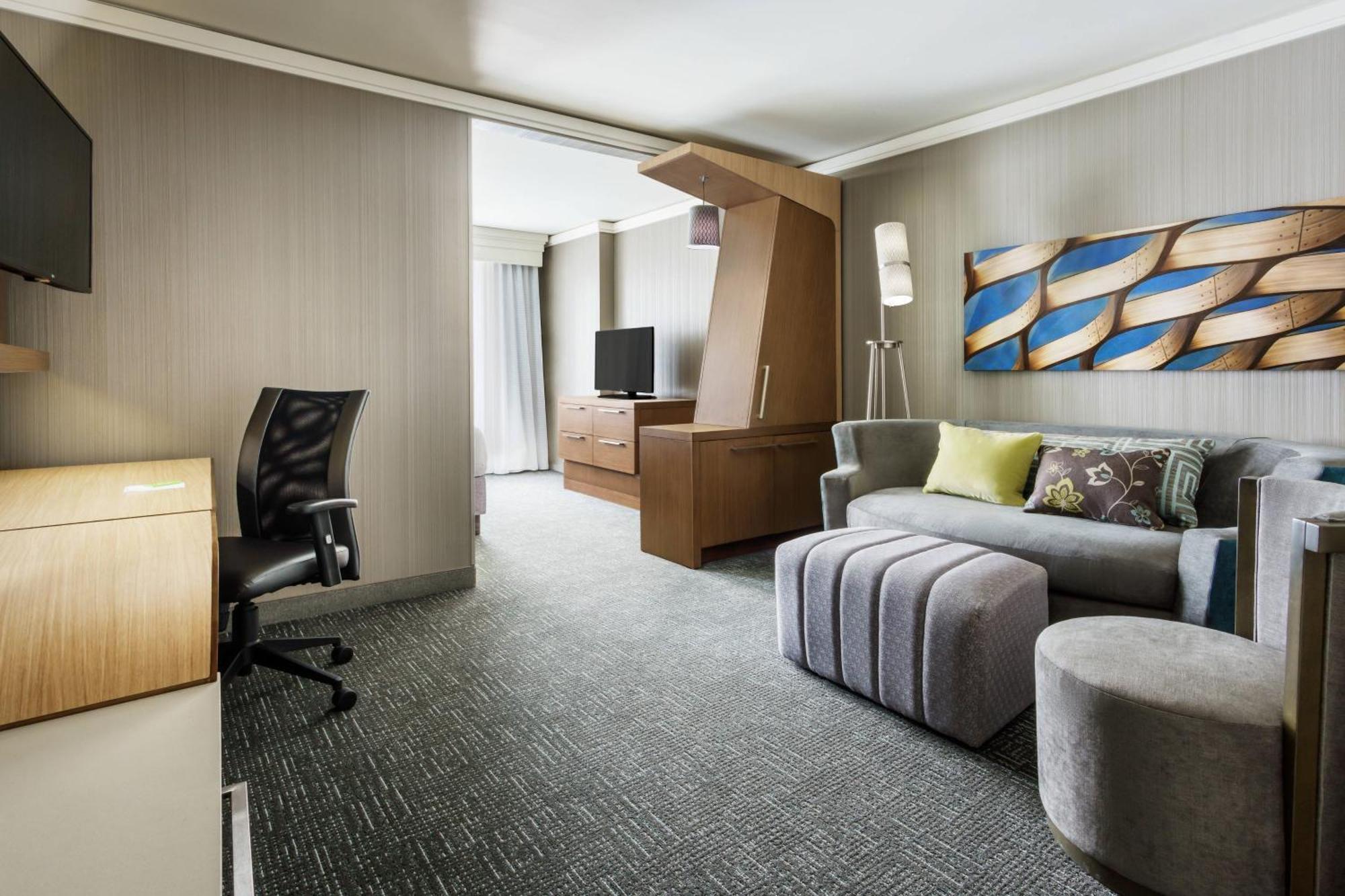 Deluxe King Room with Sofa Bed,1643160191:JPEG
