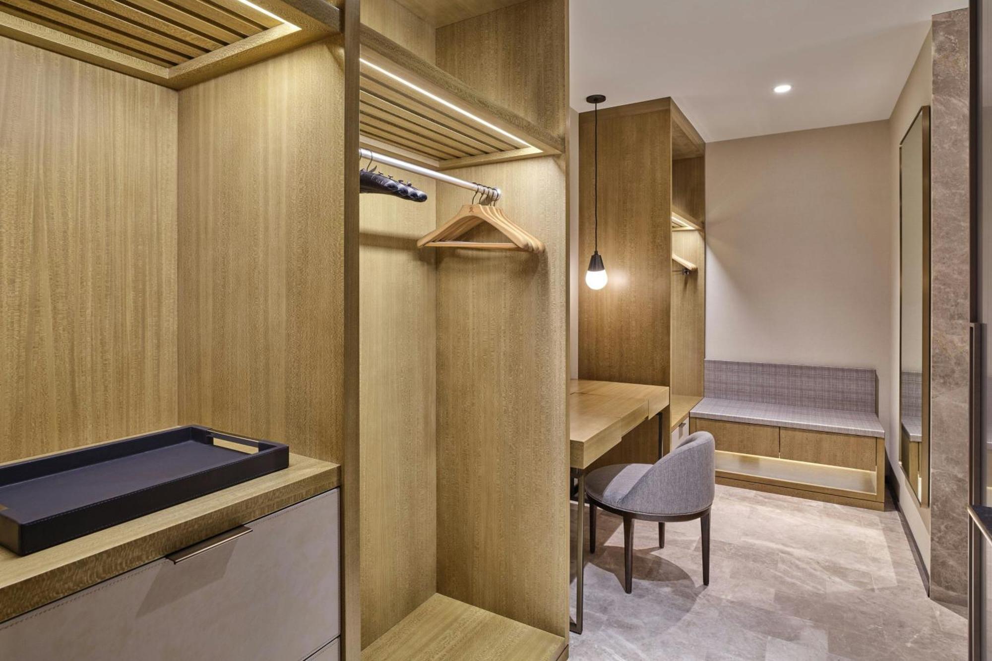 Caroline Astor Suite