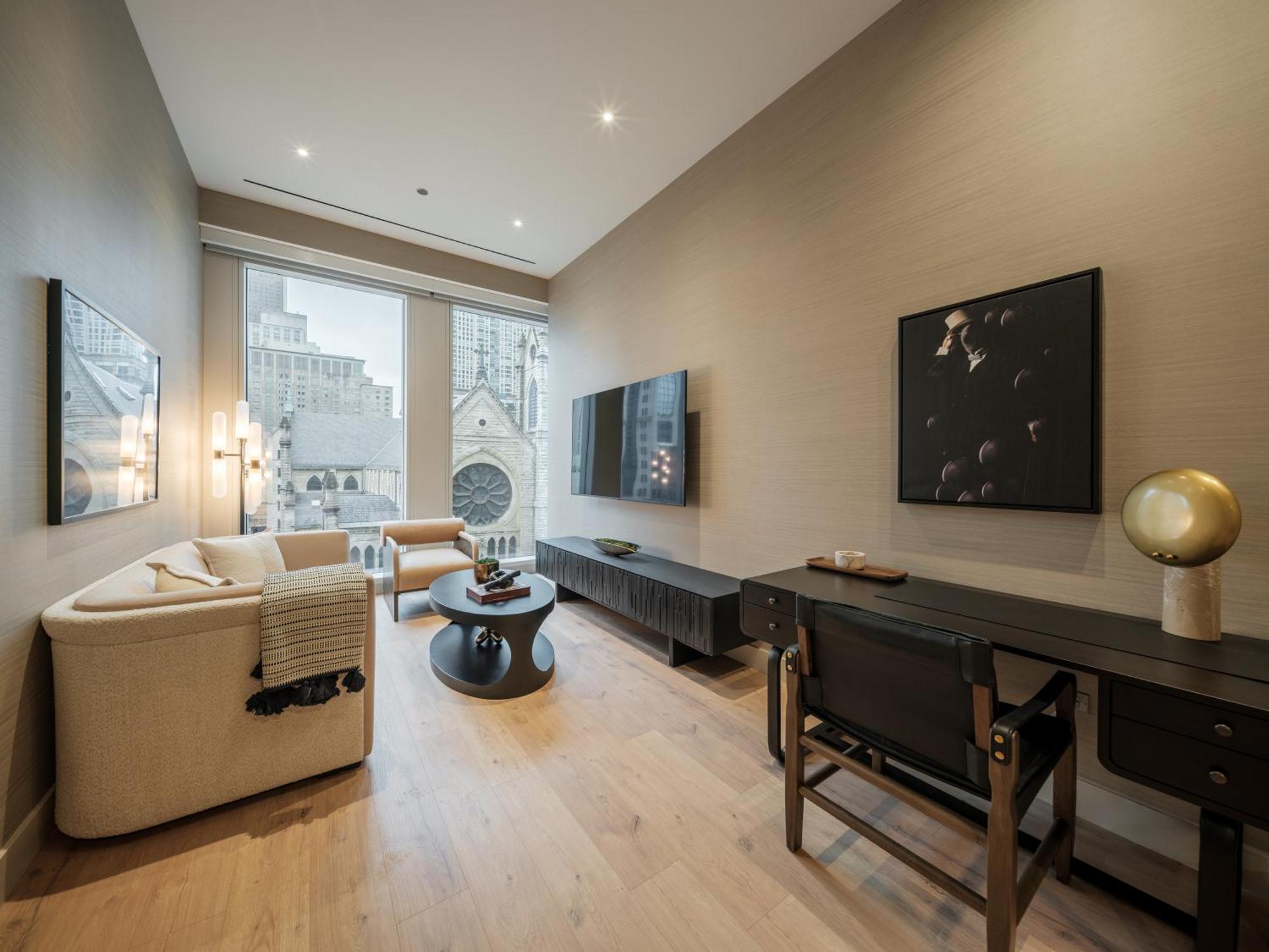 Superior King Suite