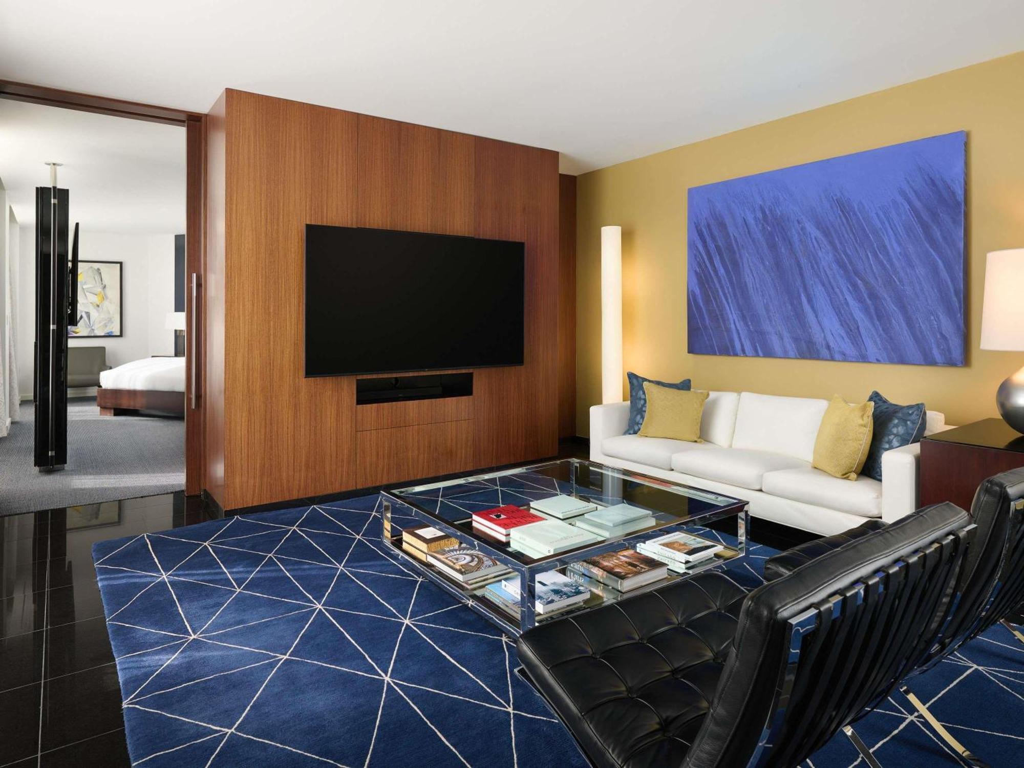 Presidential King Suite One King Bed One Sofa Bed Corner Suite