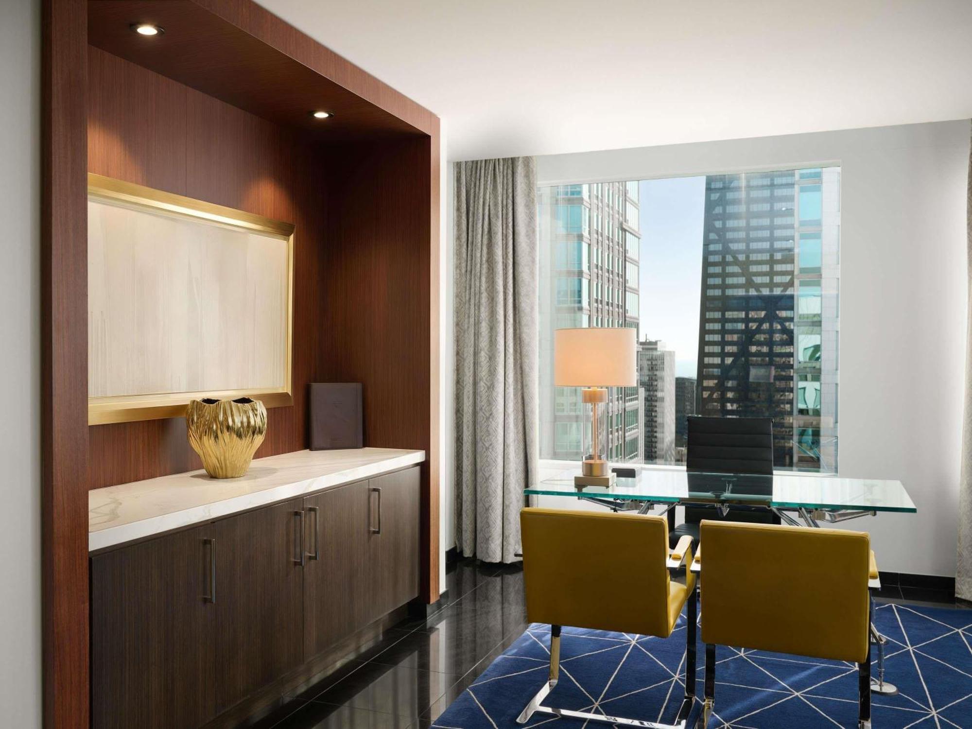 Presidential King Suite One King Bed One Sofa Bed Corner Suite