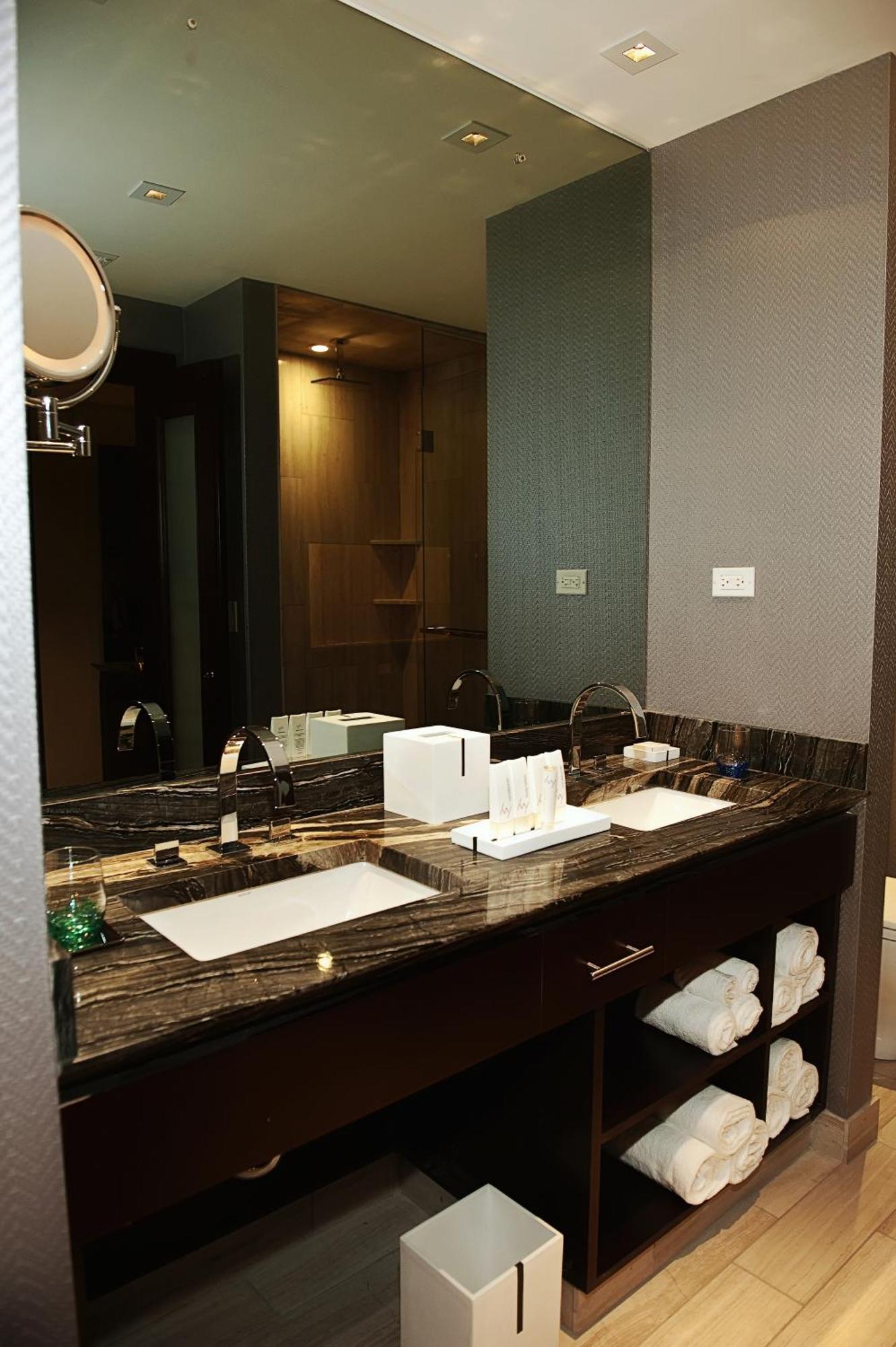 Queen Suite Two Queen Beds