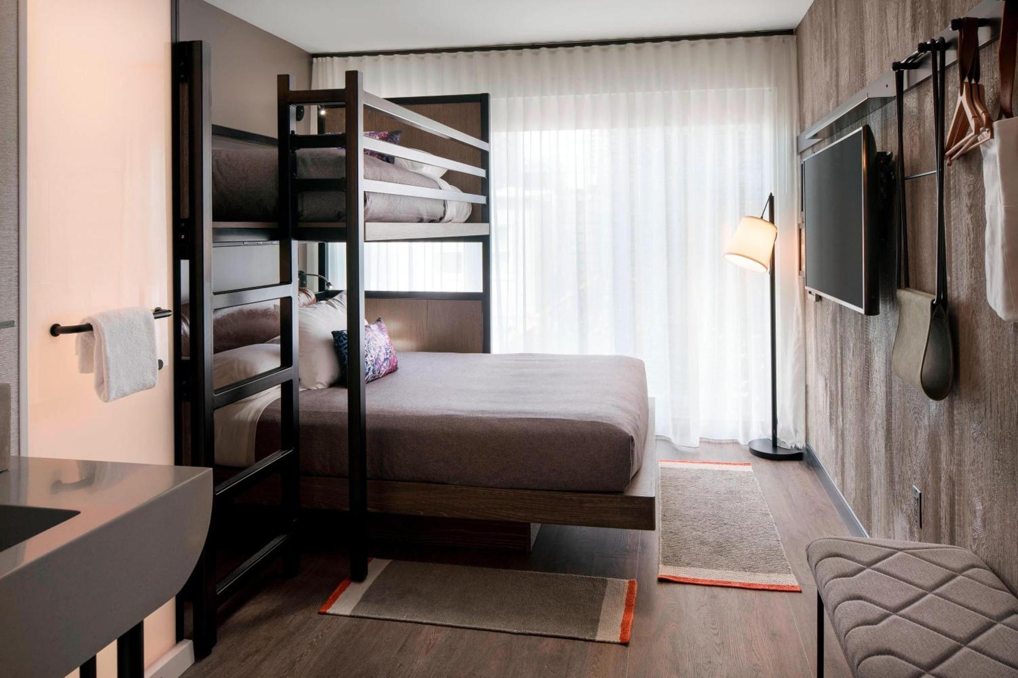 Queen Room Twin Bunk Bed