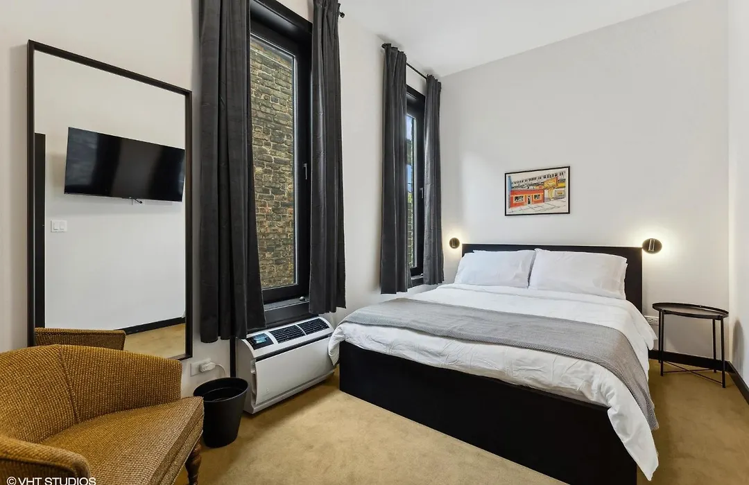 Logan Square Sro Hotel-1