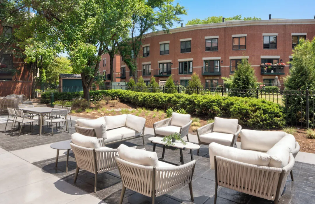 Courtyard By Marriott Chicago At Medical District-Uic-1