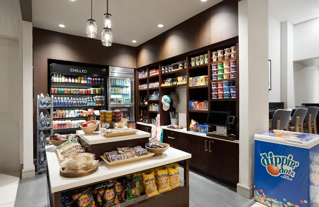 Hilton Garden Inn Chicago Downtown/Magnificent Mile-1