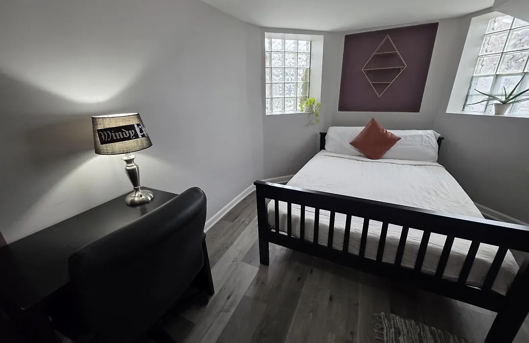 Chicago Avenue Inn-1
