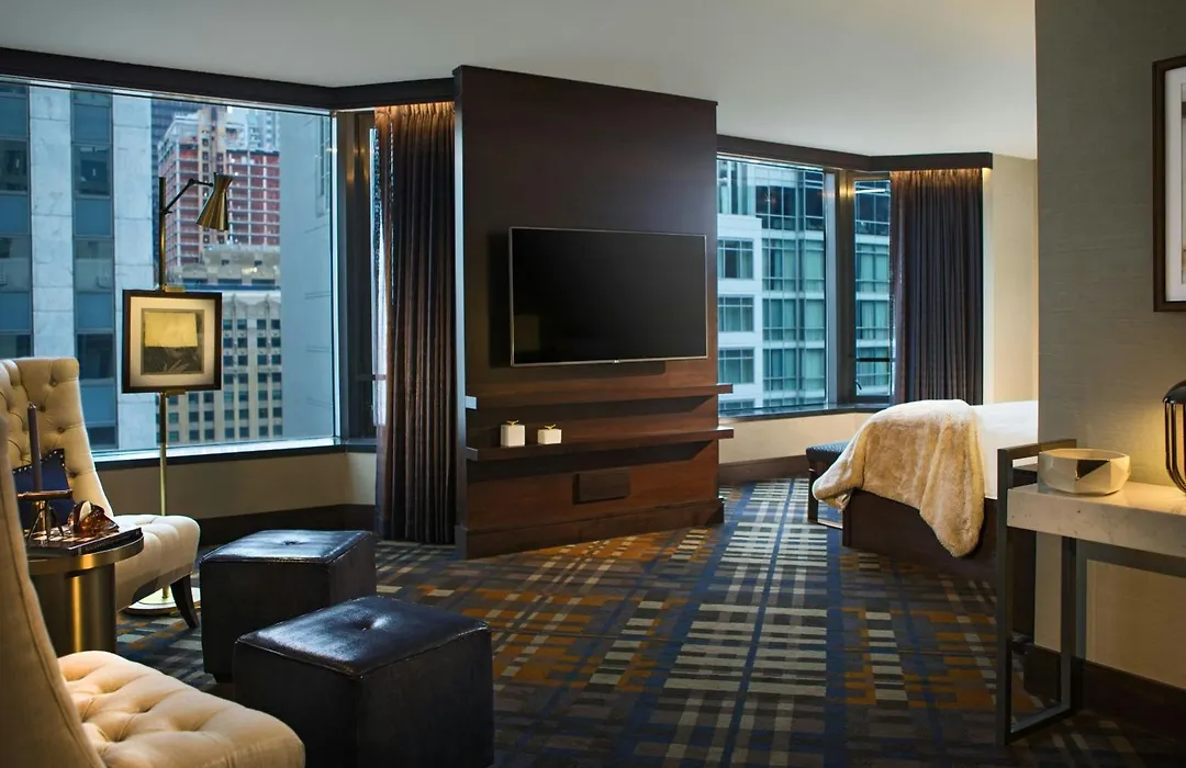 Renaissance Chicago Downtown Hotel-1