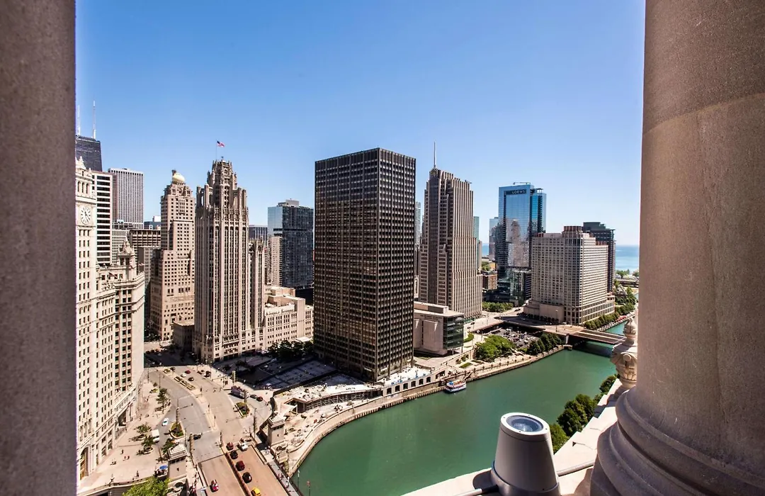 Londonhouse Chicago, Curio Collection By Hilton-1