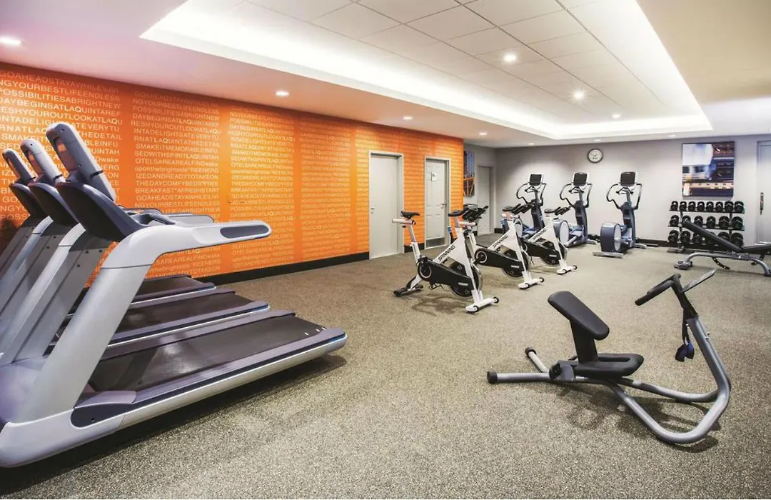 La Quinta Inn & Suites By Wyndham Chicago Downtown-1