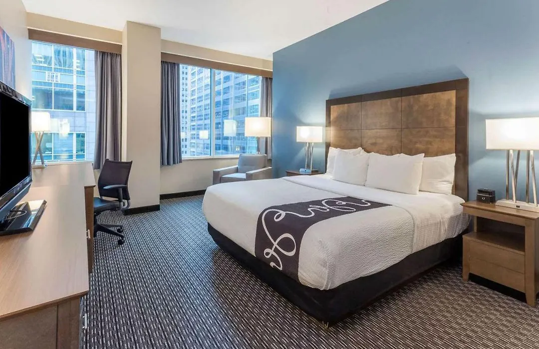 La Quinta Inn & Suites By Wyndham Chicago Downtown-1