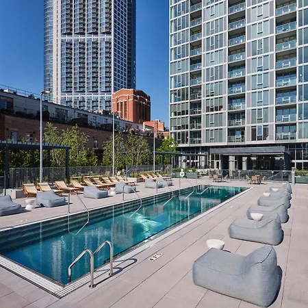 Level Chicago River North-2