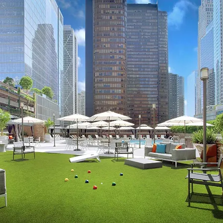Doubletree By Hilton Chicago Magnificent Mile-2