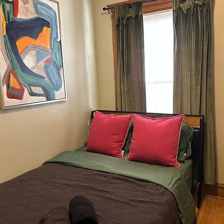 Green Room In Dorothys Bnb-2