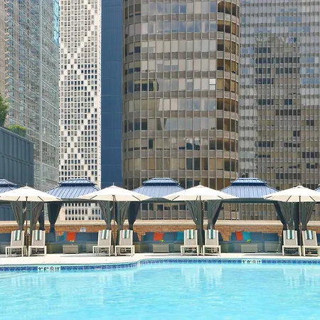 Doubletree By Hilton Chicago Magnificent Mile-3