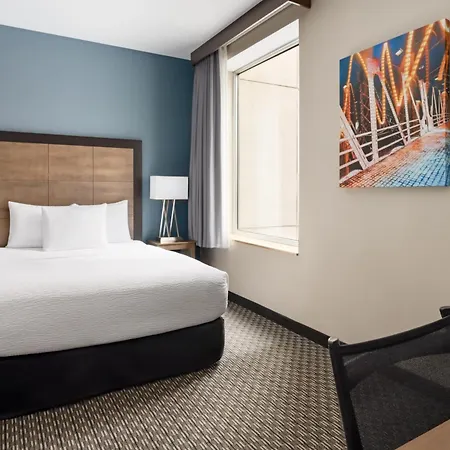 La Quinta Inn & Suites By Wyndham Chicago Downtown-2