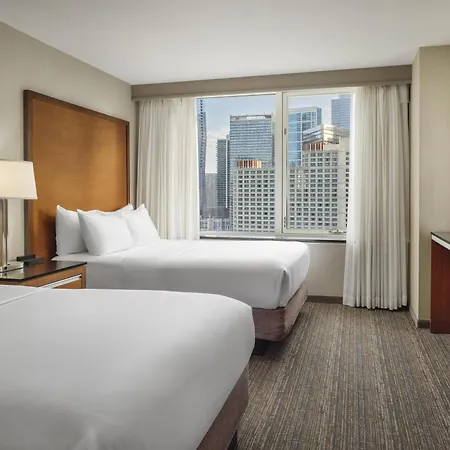 Embassy Suites By Hilton Chicago Downtown Magnificent Mile-3