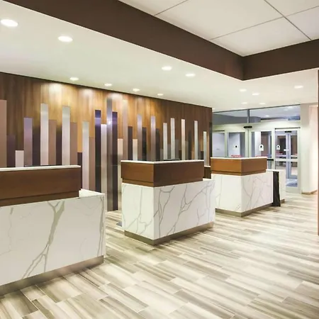 La Quinta Inn & Suites By Wyndham Chicago Downtown-2