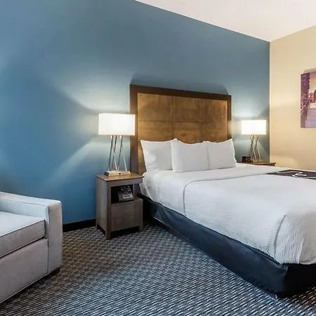 La Quinta Inn & Suites By Wyndham Chicago Downtown-3
