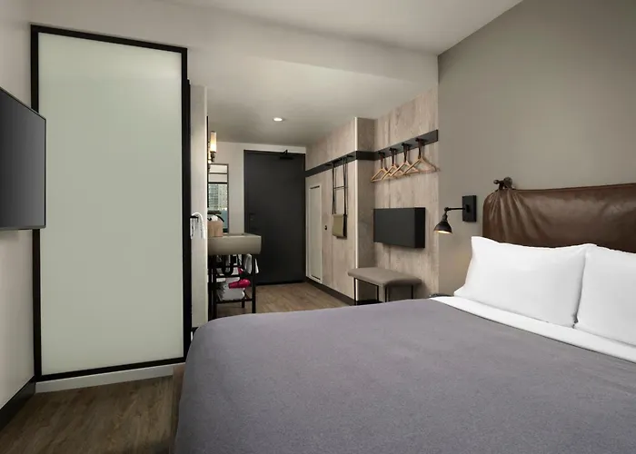 Hotels in ChicagoMoxy Downtown