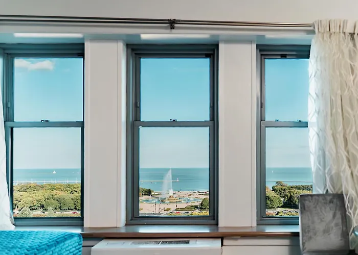 Hotels in ChicagoCongress Plaza