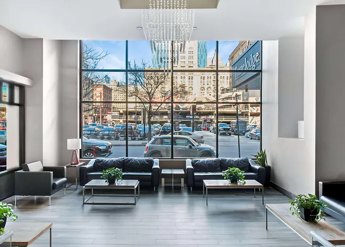 Hotels in ChicagoTravelodge By Wyndham Downtown