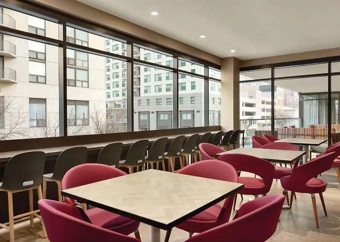 Home2 Suites By Hilton Chicago River North