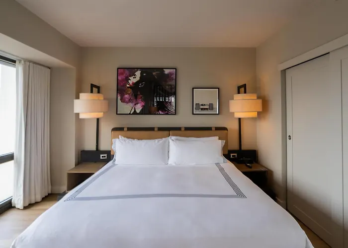 Thompson Chicago, By Hyatt Hotel