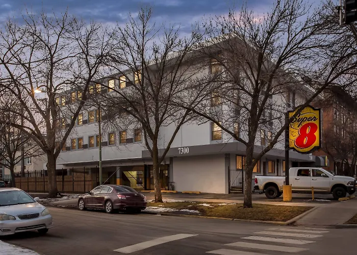 Super 8 By Wyndham Chicago Il Hotel
